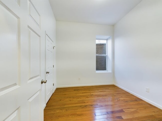 Building Photo - 137 Monticello Ave