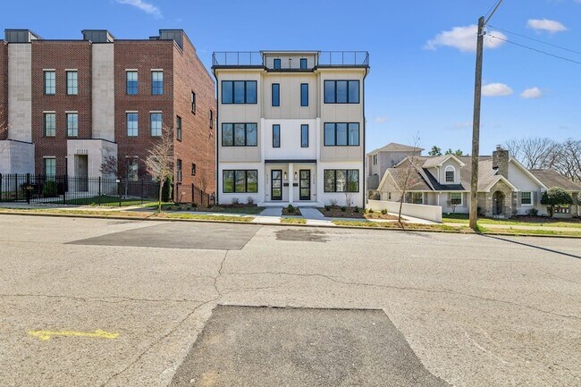 Building Photo - 3135 Parthenon Ave