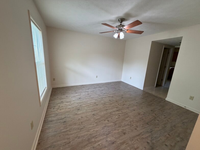 Building Photo - 7024 Autumn Dr