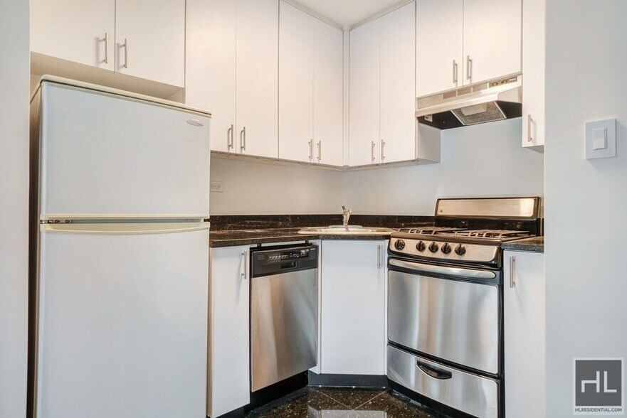 Building Photo - GORGEOUS Greenwich Village Real 1 Bedroom ...