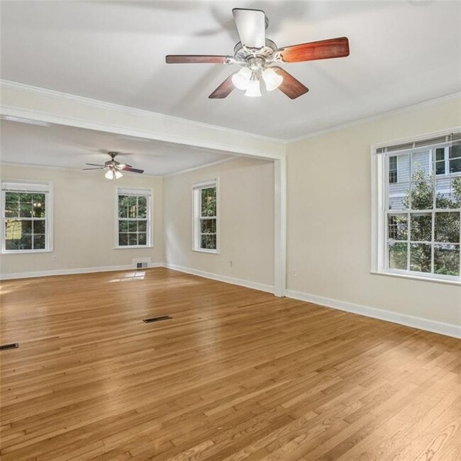 Building Photo - 3859 Peachtree Dunwoody Rd