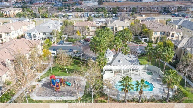 Building Photo - 1800 E Lakeshore Dr