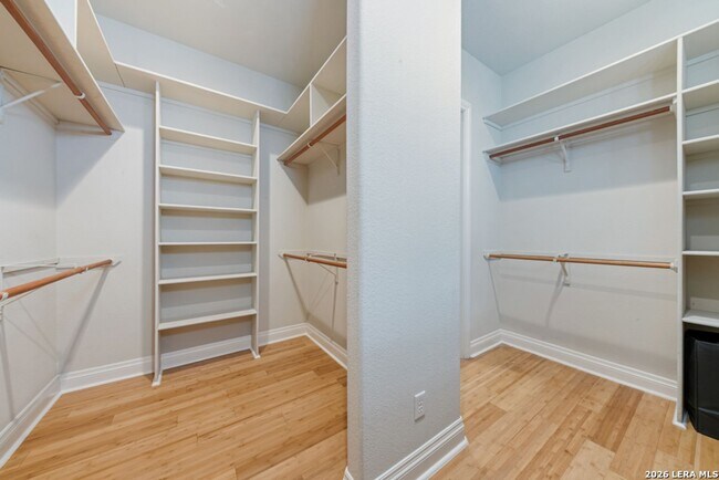 Building Photo - Charming Home Awaits: Spacious & Modern Living in a Prime Location