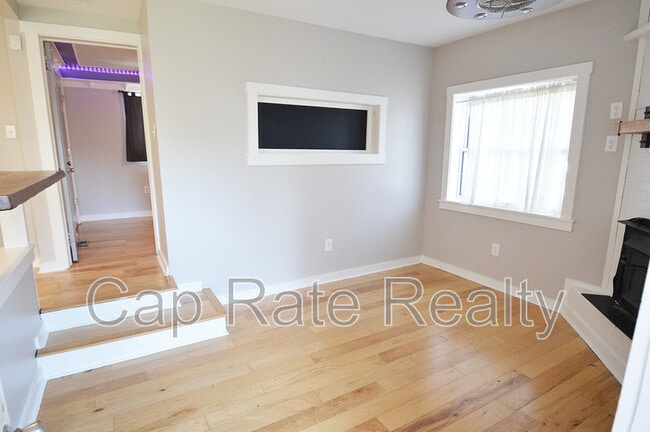 Building Photo - 216 Cherrington Rd