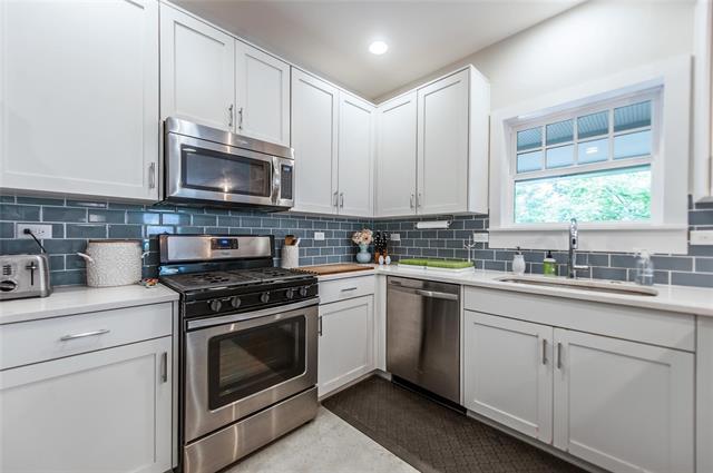 Building Photo - 971 Bassett Pl