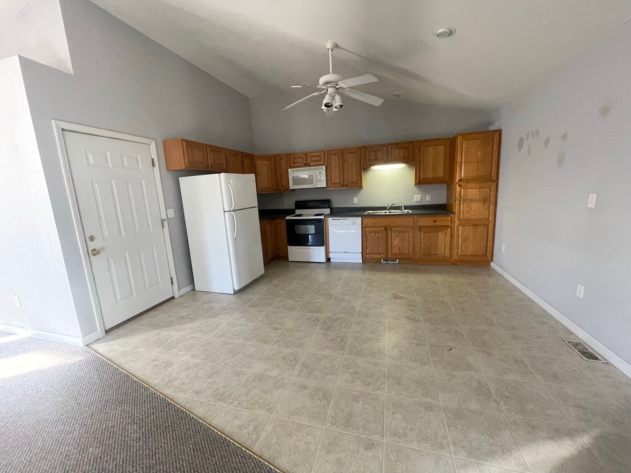 Building Photo - 1010 Orchard Dr