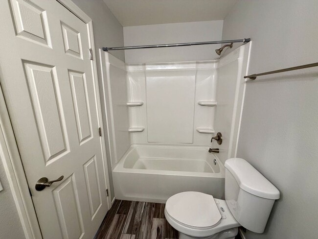 Building Photo - 2 bedroom townhome with back yard in Boulder Ranch