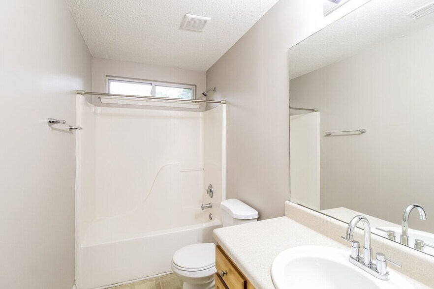 Building Photo - 401 Kendall Ln