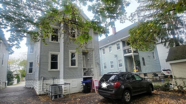 Building Photo - 19 Hoffman Ave