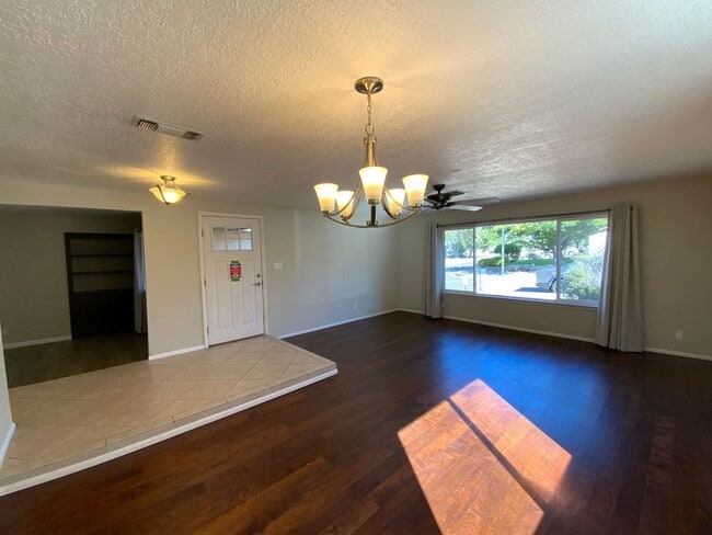 Building Photo - 4 Bedroom with Office Single Story Home Av...