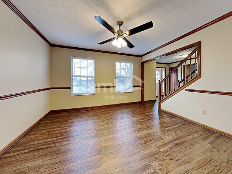 Building Photo - 6471 Willow Bend Dr