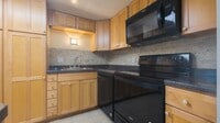 Building Photo - 3 Bed | 2 Bath | Downtown Condo | Garage Parking Included