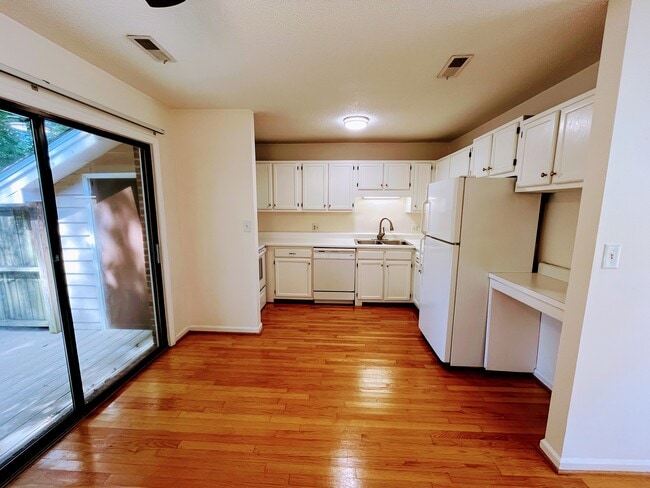 Building Photo - 6828 Ray Rd