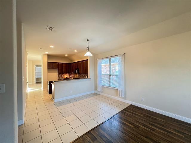 Building Photo - 620 Calliopsis St