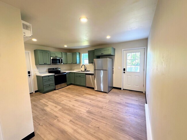 Building Photo - 1201-1203 Atrium Ct