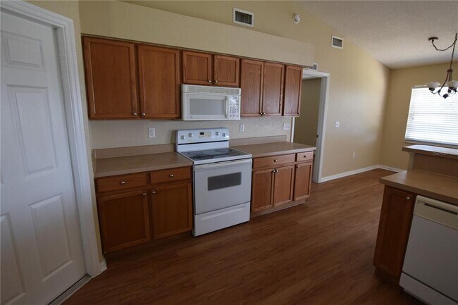 Building Photo - 206 Windridge St