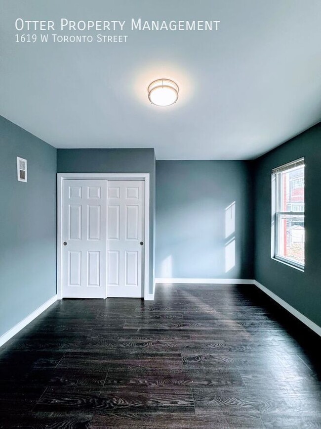 Building Photo - 1619 W Toronto St