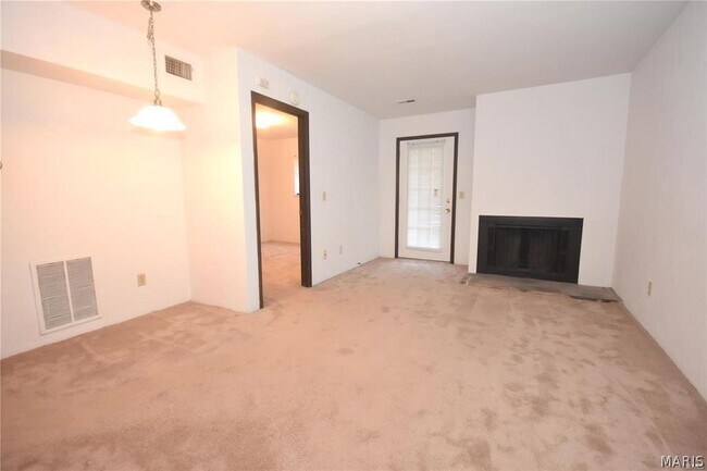 Building Photo - 94 Peachtree Ln