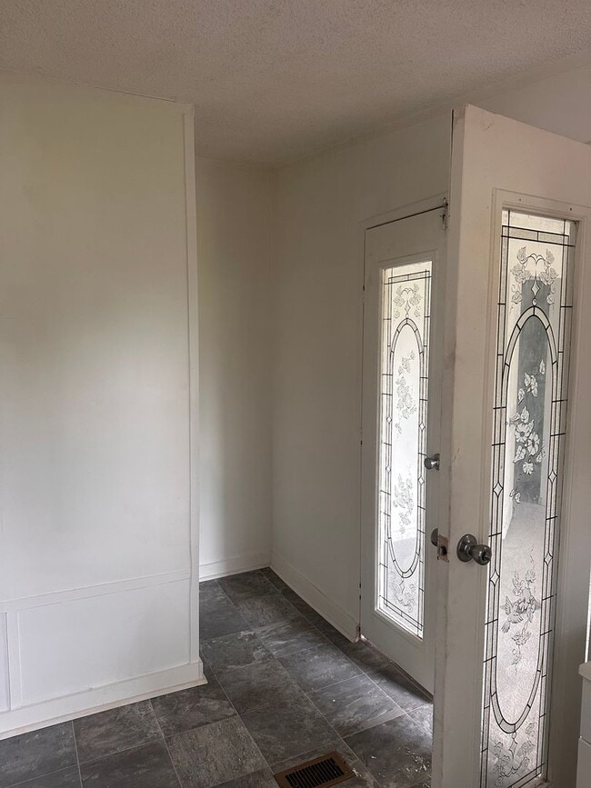 Building Photo - RENTAL HOME 3BD/2BTH
