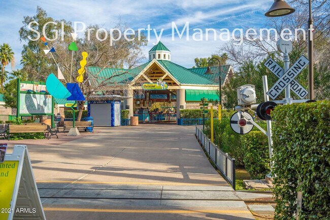 Building Photo - 1315 W Holly St