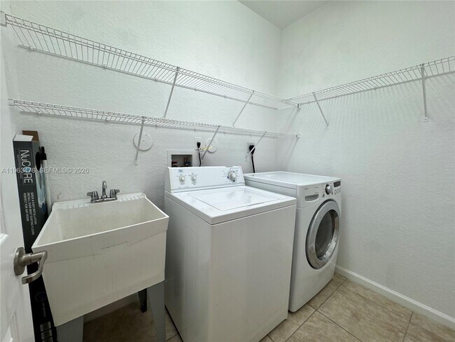 Building Photo - 2584 SW 122nd Terrace