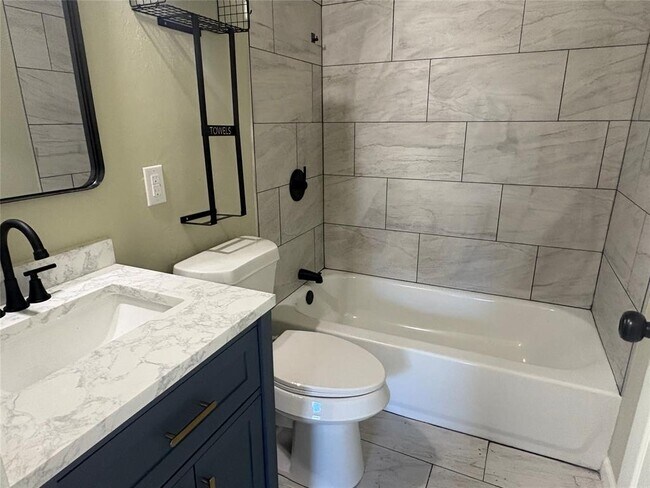 Building Photo - 205 NW 2nd St