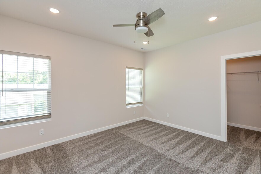 Building Photo - 226 N Randolph St