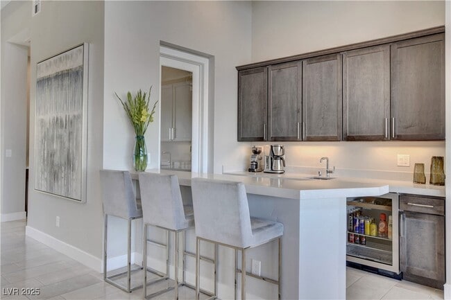 Building Photo - 6300 Clovis Point St