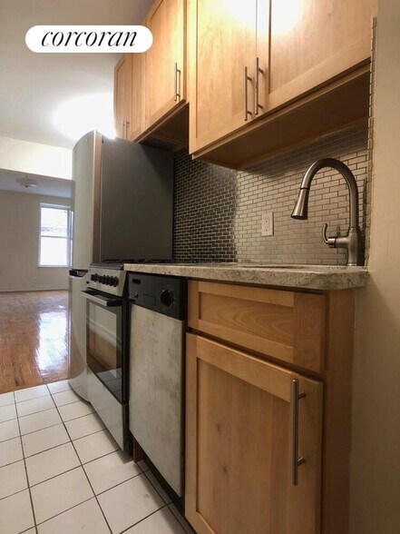 Building Photo - 448 W 55th St
