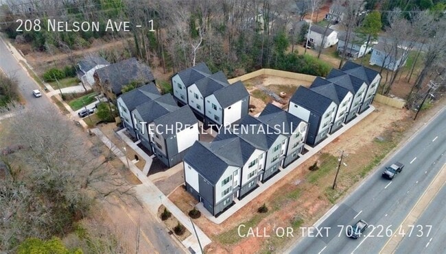 Building Photo - 208 Nelson Ave