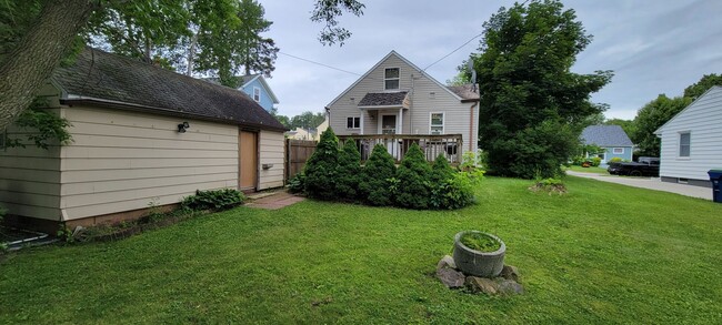 Building Photo - Single Family Home In Wausau! Deposit Spec...