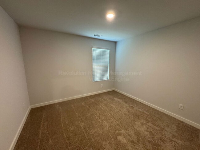 Building Photo - 228 River Meadow Dr