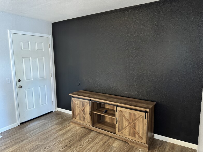 Building Photo - 3619 43rd St