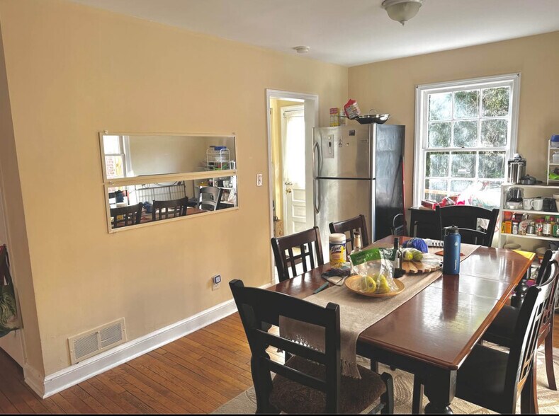 Building Photo - 5406 Shoemaker Farm Ln