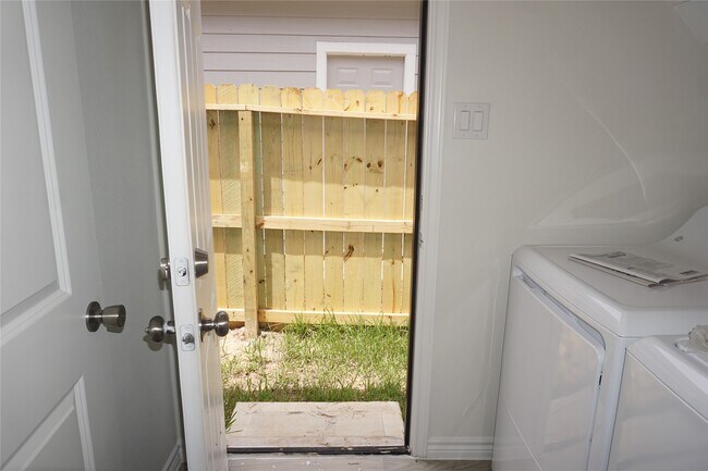 Building Photo - 11652 Vistawood St