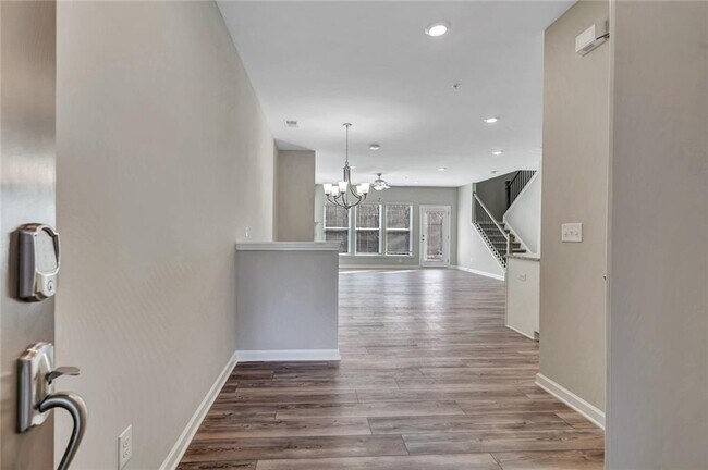 Building Photo - 1376 Elderwood Way