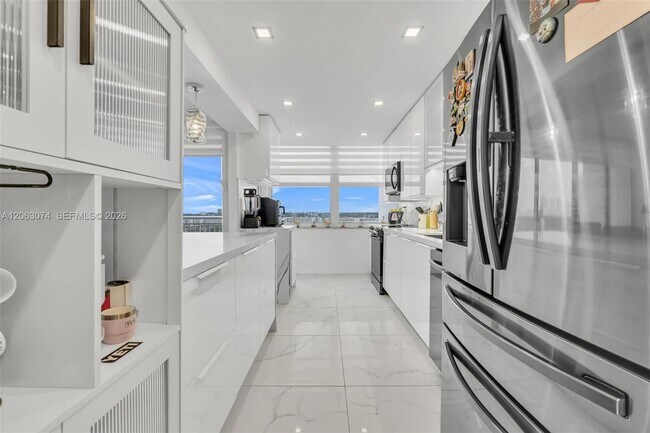 Building Photo - 18071 Biscayne Blvd