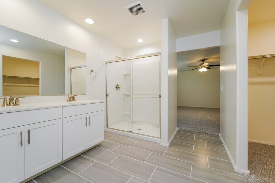 Building Photo - 10775 W Embrey Dr