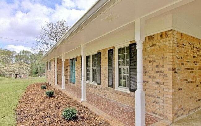 Building Photo - 4710 Navaho Cir