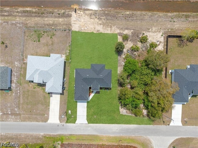 Building Photo - 2705 Darlene Pl