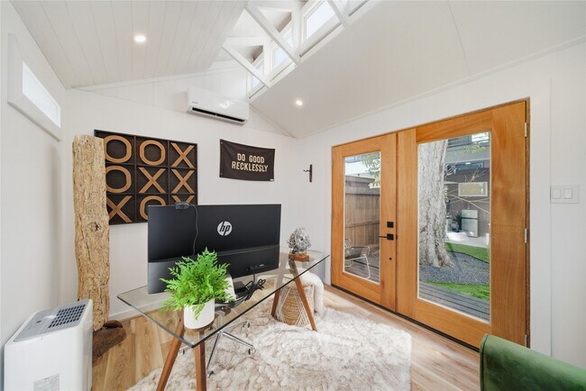 Building Photo - 1307 E 27th St