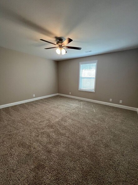 Building Photo - 3385 Polly Dr