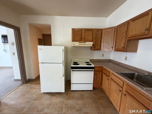 Building Photo - 277 N Main St