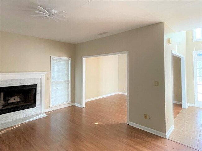 Building Photo - 10730 Pinewalk Forest Cir