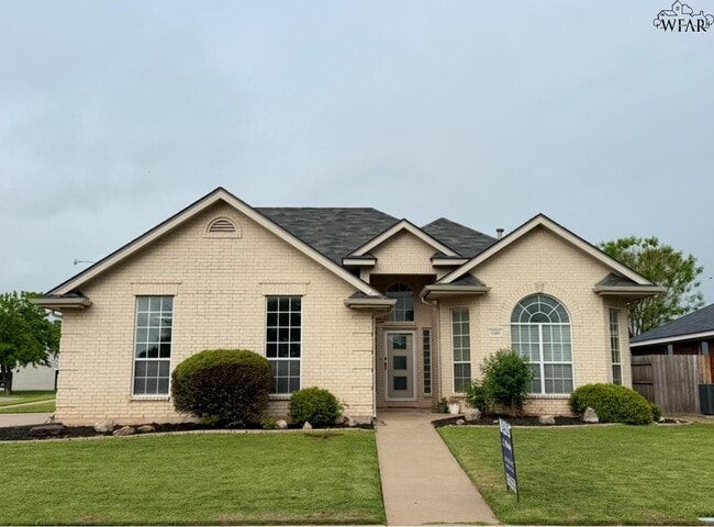 Primary Photo - 5510 Long Leaf Dr