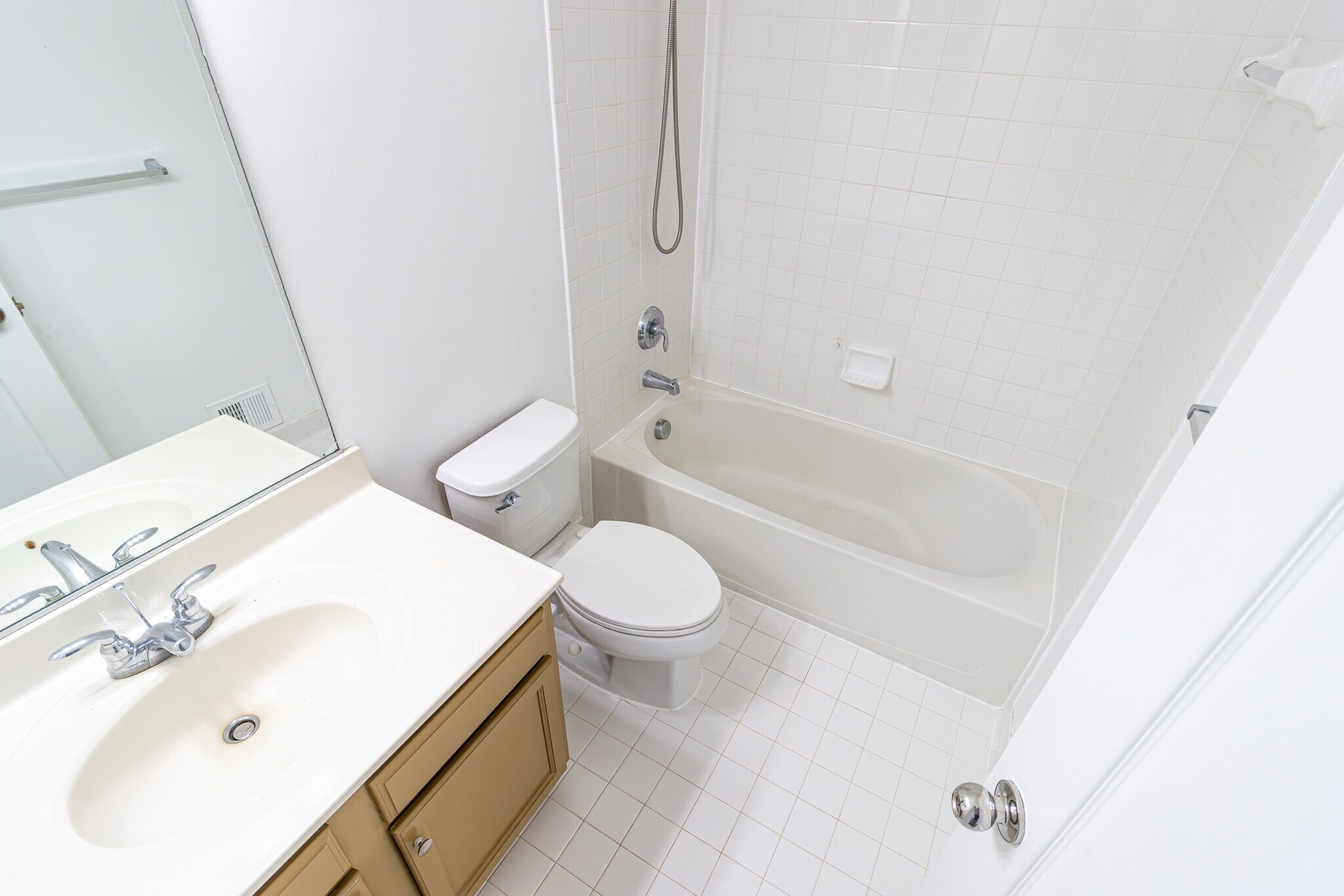 Building Photo - 2607 River Basin Ln