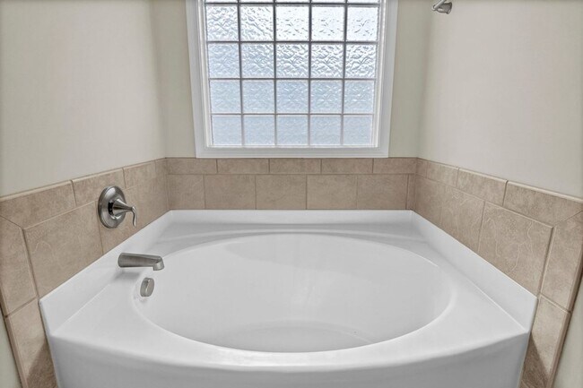 Building Photo - 202 Marsh Haven Dr