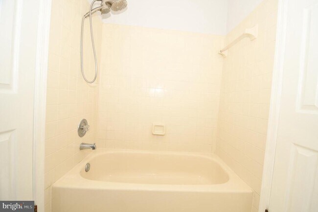 Building Photo - 601 N Tazewell St