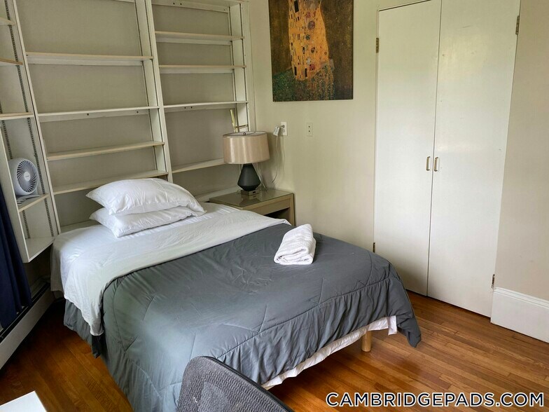 Building Photo - 1000 Memorial Dr