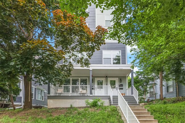 Building Photo - 2424 Lyndale Ave S